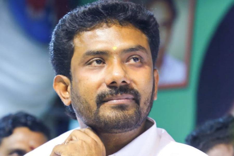 தேனி தொகுதி மக்களவை உறுப்பினர் ரவீந்திரநாத் குமாரின் வெற்றியை எதிர்த்து ஐகோர்ட்டில் வழக்கு!