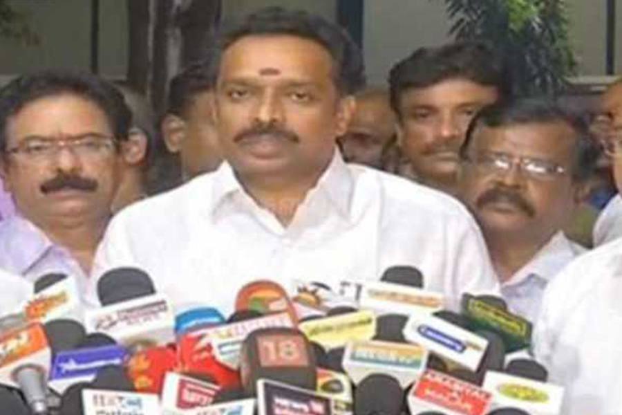 அதிக கட்டணம் வசூல் செய்தால் பேருந்துகளில் பறிமுதல் - அமைச்சர் எச்சரிக்கை!