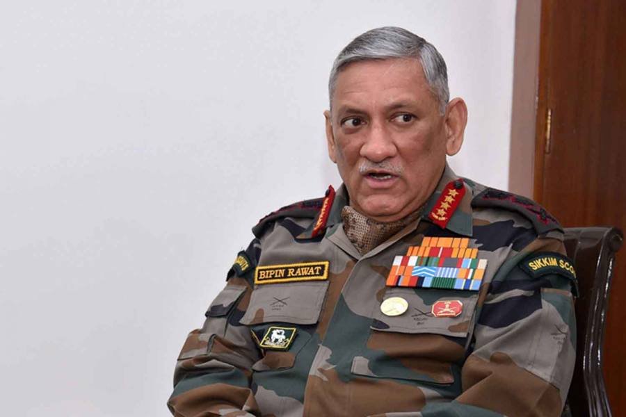 பாகிஸ்தான் முதலில் உள்நாட்டு நிலவரங்களில் கவனம் செலுத்த வேண்டும்-இந்திய ராணுவ தளபதி பிபின் ராவத்