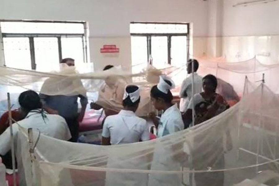 சேலம் அரசு மருத்துவமனையில்  மர்ம காய்ச்சலுக்கு 400  பேர்  சிகிச்சை!