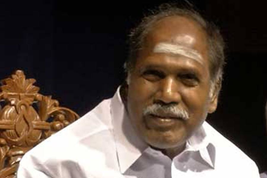 புதுச்சேரியின் முன்னாள் முதல்வர் வீட்டில் திடீர் சோதனை! 