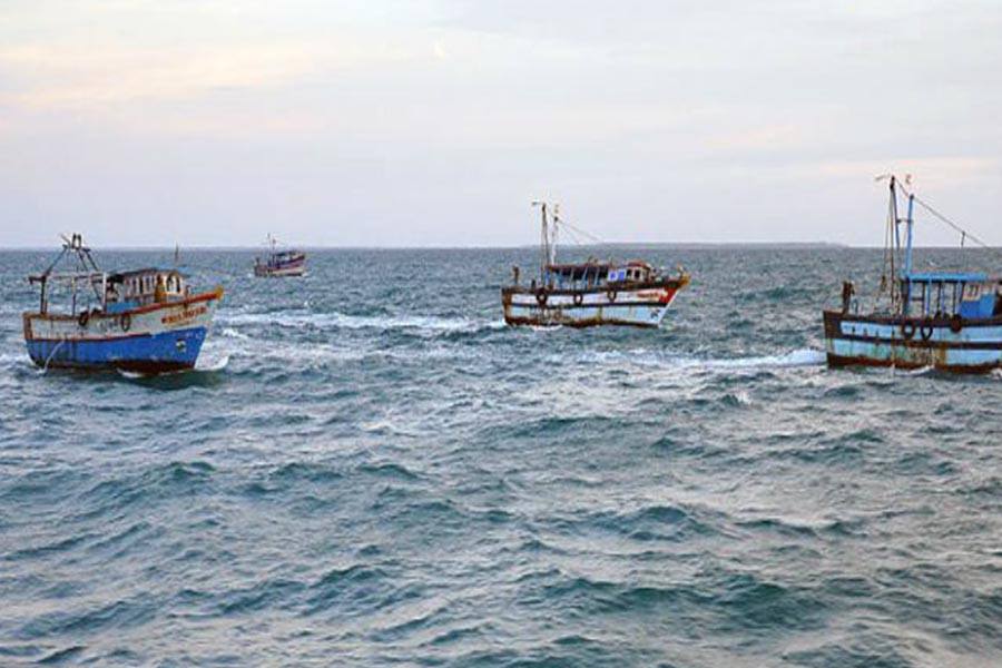 8 தமிழக மீனவர்கள் இலங்கை கடற்படையால் கைது  