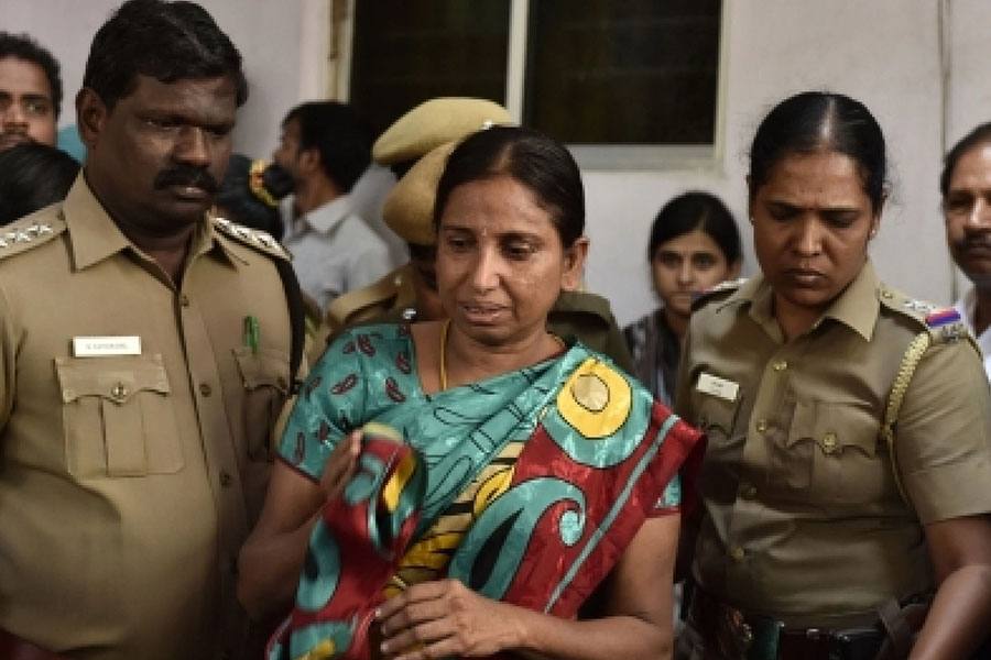 ராஜீவ்காந்தி கொலை வழக்கில் வேலூர் சிறையில் உள்ள நளிக்கு ஒருமாதம் பரோல் அளித்து சென்னை உயர்நீதிமன்றம் உத்தரவு!