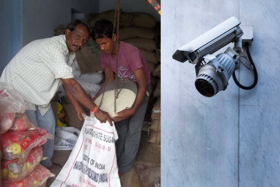 நியாயவிலைக் கடைகளில் சிசிடிவி காமிரா பொருத்துவது குறித்து அரசுக்கு பரிந்துரை அளிக்குமாறு கூட்டுறவுத் துறைக்கு சென்னை உயர்நீதிமன்றம் உத்தரவு