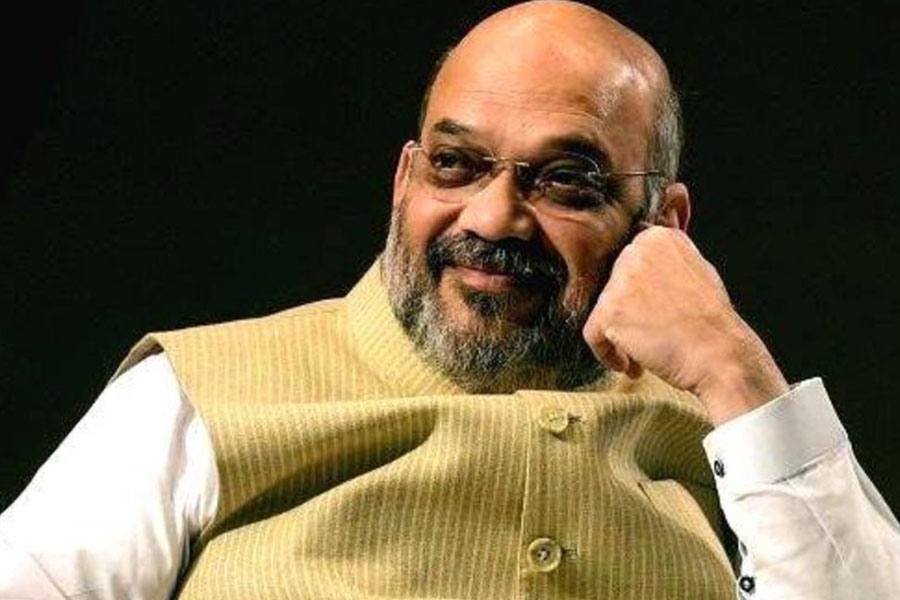 அமித்ஷா விமானத்தை இயக்கும் ஆர்வத்தில் ஆள்மாறாட்டம் - எல்லை பாதுகாப்பு படை விமானி ராஜினாமா!