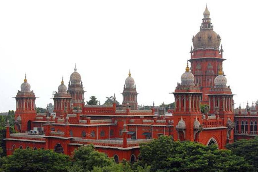 ஆயுள் கைதிகளை முன்கூட்டி விடுதலை செய்யும் விவகாரத்தில் தமிழக அரசின் நிலைப்பாடு மாறுபடுவது ஏன்? ஐகோர்ட் கேள்வி!