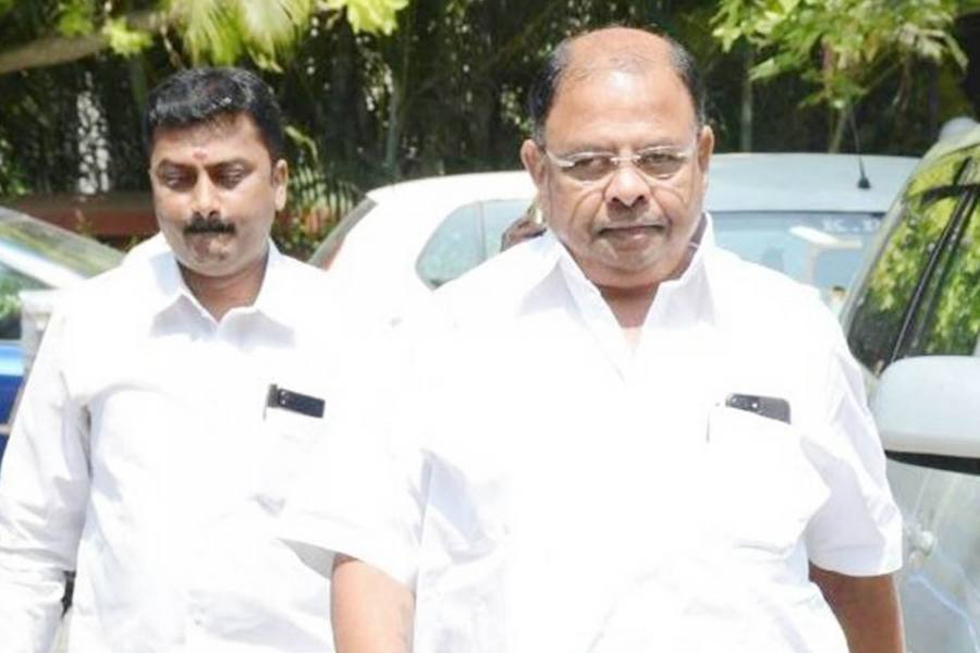 3 எம்.எல்.ஏக்களை தகுதி நீக்கம் செய்தாலும் நீதிமன்றம் செல்லாமல் தேர்தலை சந்திப்போம் - வெற்றிவேல் !