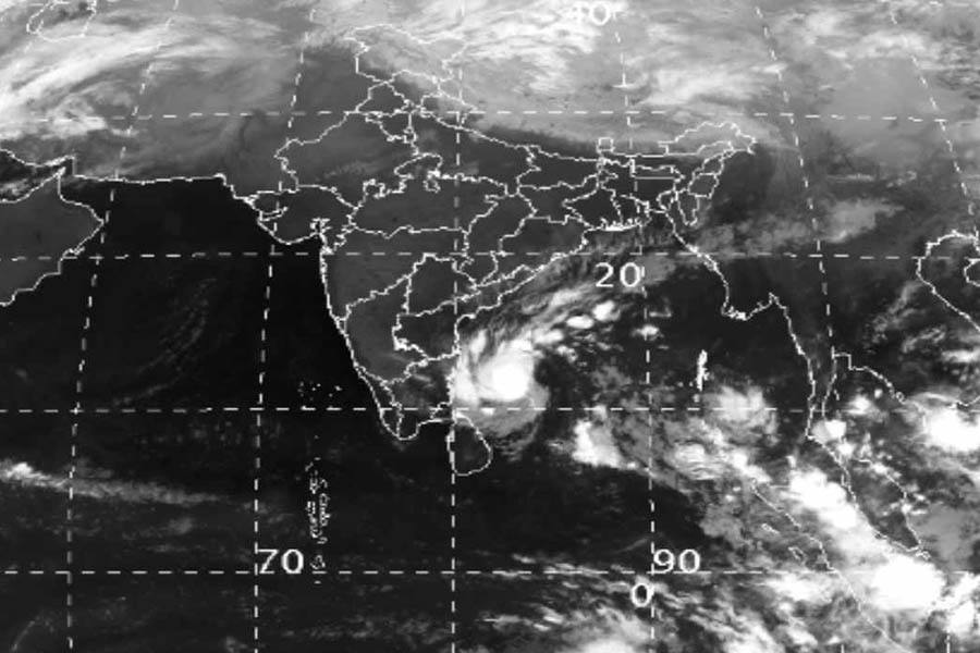 கஜா புயலை எதிர்கொள்ள இராமநாதபுரம், நாகை, தூத்துக்குடி மாவட்டங்களில் முன்னெச்சரிக்கை 