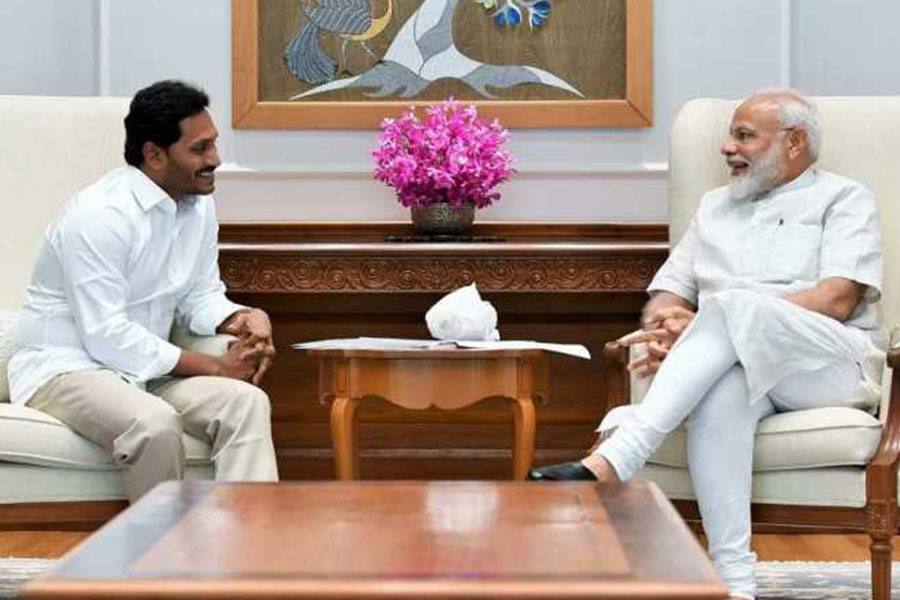 ஆந்திர முதலமைச்சராக பொறுப்பேற்க உள்ள ஜெகன் மோகன் ரெட்டி, பிரதமர் மோடியுடன் சந்திப்பு!