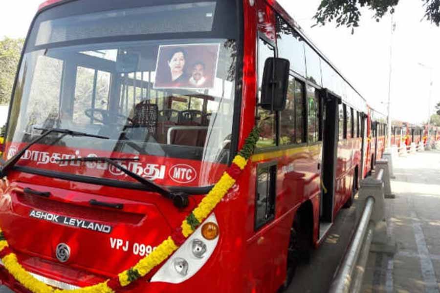 275 புதிய பேருந்துகள் சேவை- முதலமைச்சர் எடப்பாடி பழனிசாமி கொடியசைத்து தொடங்கி வைத்தார்!. 