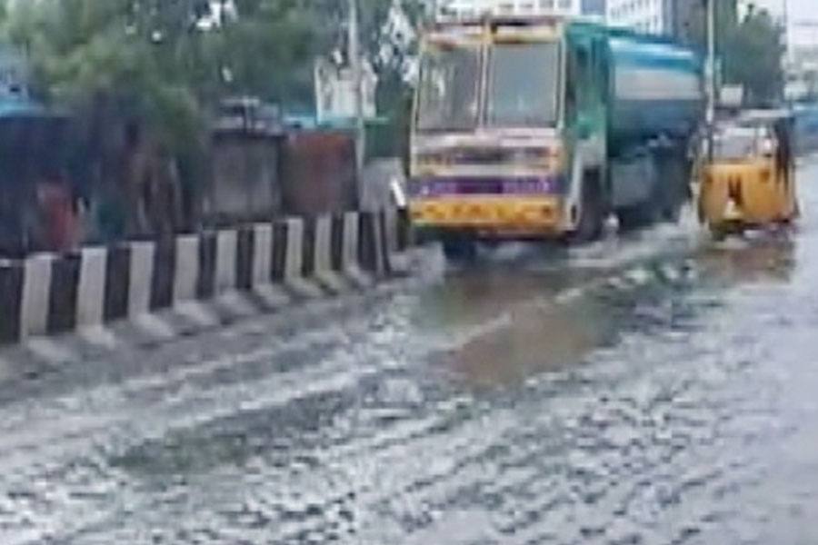 சென்னை மற்றும் சுற்றுவட்டார பகுதிகளில் பரவலாக மழை