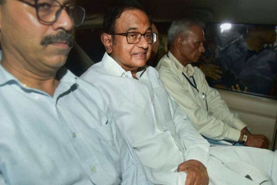 வீட்டிற்குள் புகுந்து ப.சிதம்பரத்தை கைது செய்த சிபிஐ அதிகாரிகள்!