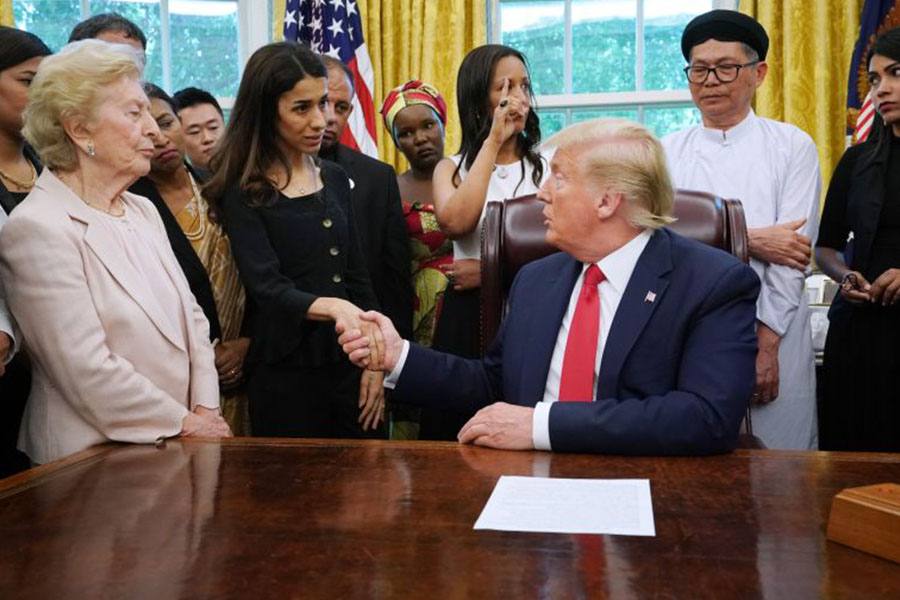 நோபல் பரிசு பெற்றவரை அதிர்ச்சிக்குள்ளாகிய ட்ரம்பின் கேள்வி!