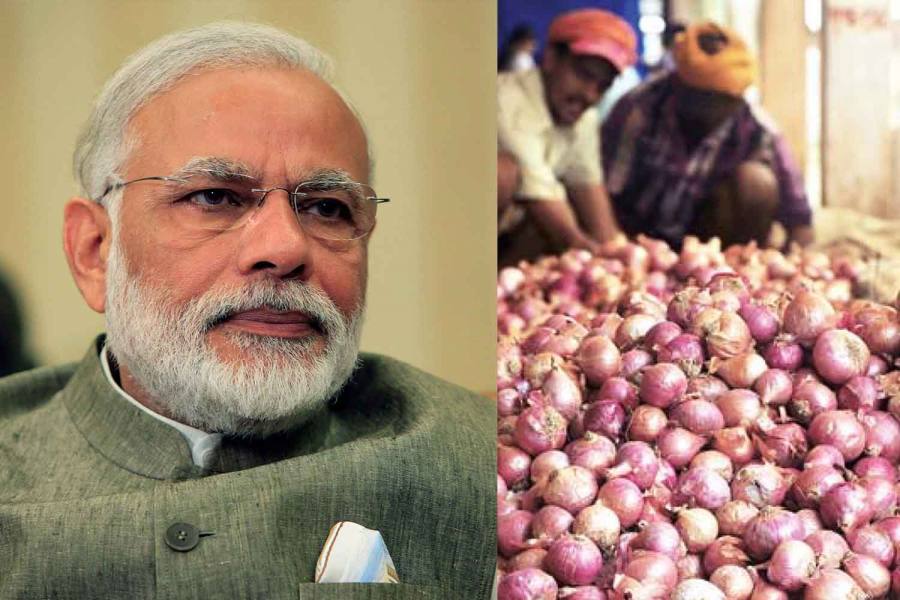 வெங்காயம் விற்ற காசை விரக்தியில்  பிரதமருக்கு அனுப்பிய விவசாயி 