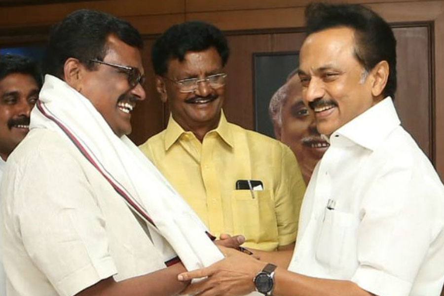 திமுக-வில் இணைந்தார் தங்க தமிழ்ச்செல்வன்!