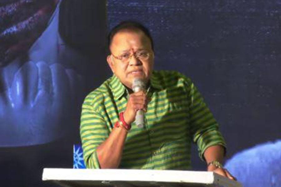 நடிகை நயன்தாரா குறித்தான ராதாரவியின் கருத்துக்கு கடும் எதிர்ப்பு, கட்சியிலிருந்து தற்காலிக நீக்கம்! 
