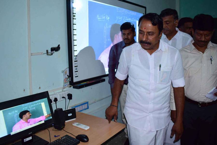 ஜனவரி மாத இறுதிக்குள் அனைத்து வகுப்பறைகளும் கணினிமயமாக்கப்படும்: கல்வித்துறை அமைச்சர் செங்கோட்டையன் 