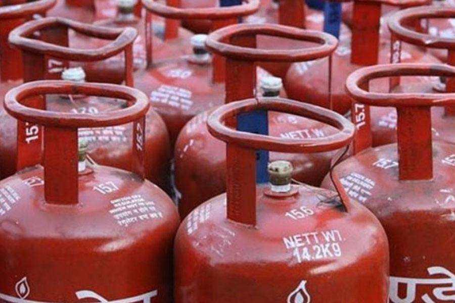 மானியமில்லாத சமையல் எரிவாயு சிலிண்டர் விலை ரூ. 100 குறைப்பு!