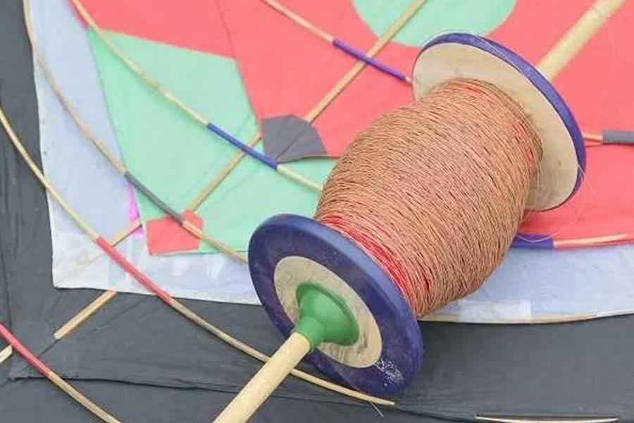 மீஞ்சூர் அருகே 1,300 காற்றாடிகள் பறிமுதல்!